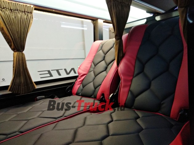 Foto - Bus Double Decker Dan Sleeper Kini Makin Sempit?