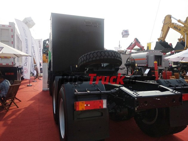 Foto - Dongfeng 6x4 Electric Tractor Head: Spesifikasi Khusus Indonesia