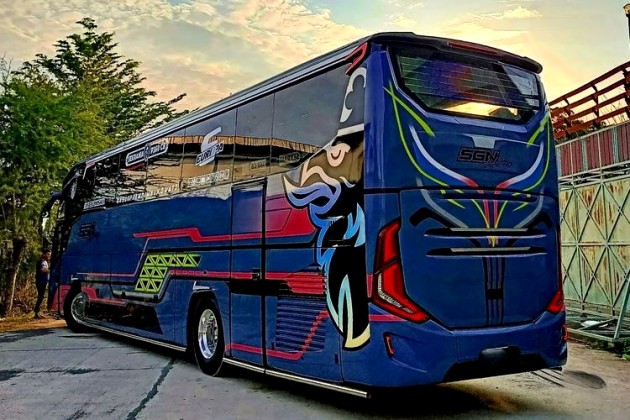 Foto - Titanium: Model Terbaru Garapan Karoseri K3 Semarang