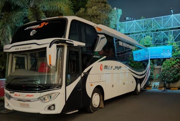 Foto - Bus 'Pengangkut Motor' Muji Jaya dan Sudiro Tungga Jaya Dirilis Bersamaan