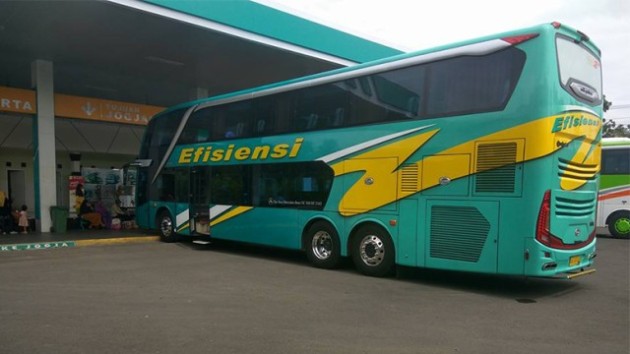 Foto - Ini Tenaga Empat Sasis Bus ‘Tronton’ Paling Terkenal