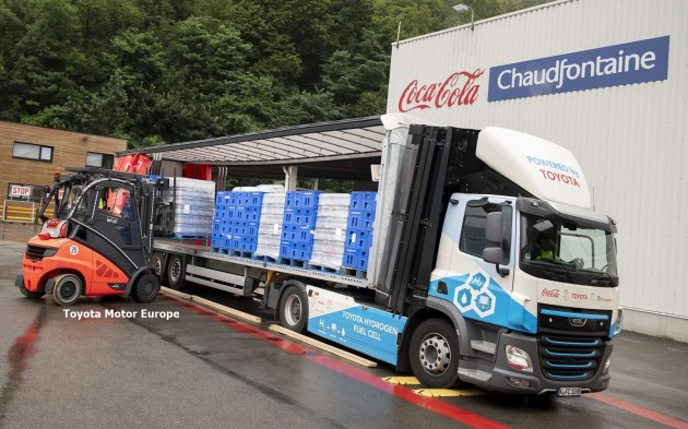 Foto - Tes Truk Hidrogen Toyota-Coca-Cola-Air Liquide