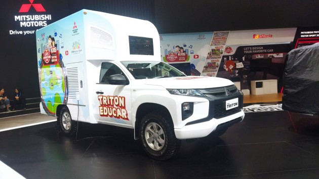 Foto - Fitur Lengkap Mitsubishi Triton Educar Gudang Berjuta Ilmu