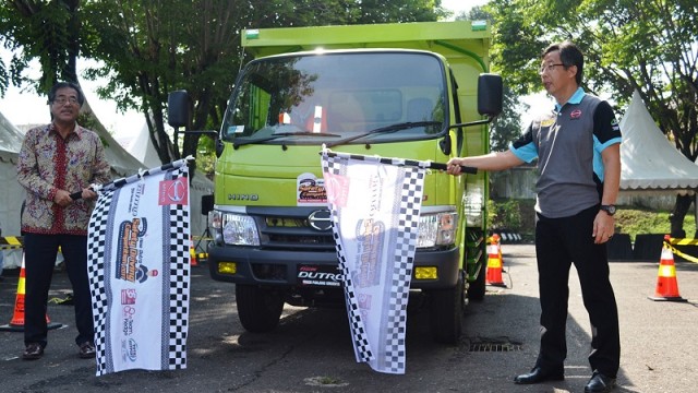 Hino Dutro Safety Driving Competition 2017: Upayakan Pengemudi Tangkas Guna Mendukung Bisnis 