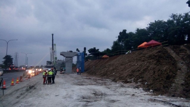 Proyek Tol Layang, Jasa Marga Tutup Bahu Jalan Tol Japek di Jam Tertentu Mulai 23.00-04.00 WIB