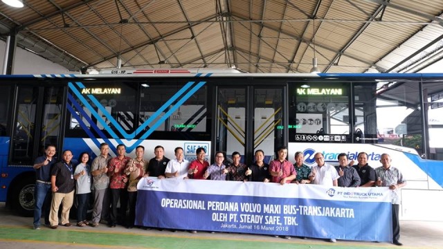 PT Indotruck Utama dan Steady Safe Gelar Syukuran Operasionalisasi Bus Maxi B 11 R Transjakarta