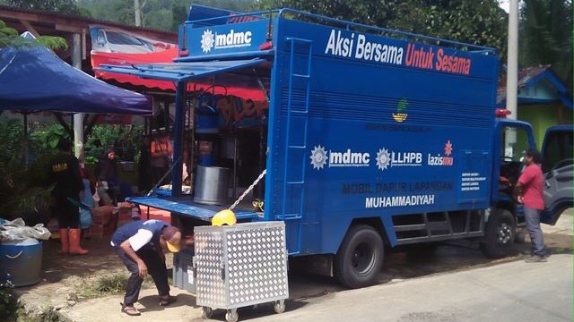Truk Dapur Umum Muhammadiyah Turun Bantu Korban Banjir Jabodetabek