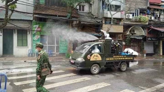 Vietnam Andalkan Daihatsu Espass Semprot Disinfektan Di Jalan