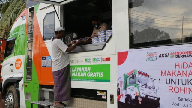 Humanity Food Truck ACT Bantu Pengungsi Rohingya di Aceh