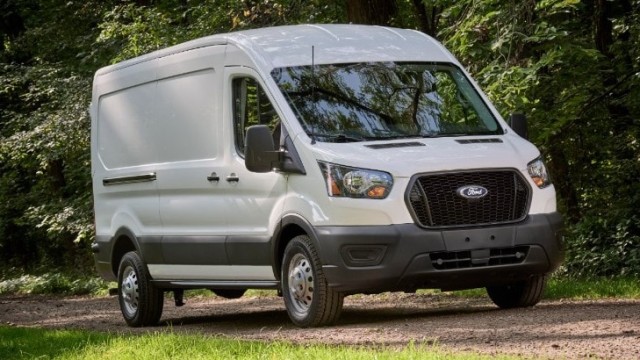 Ford Transit Versi 2021 Hadirkan Kemudahan Angkutan Barang