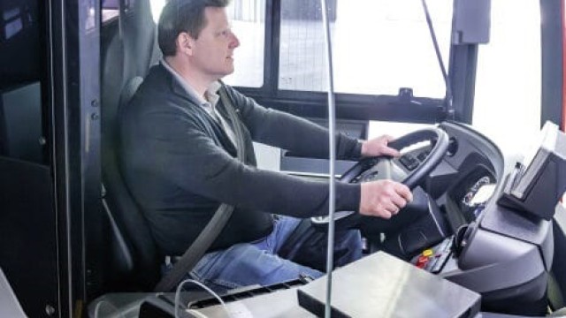 Mercedes-Benz Kembangkan Partisi Untuk Lindungi Supir Bus Dari Covid-19
