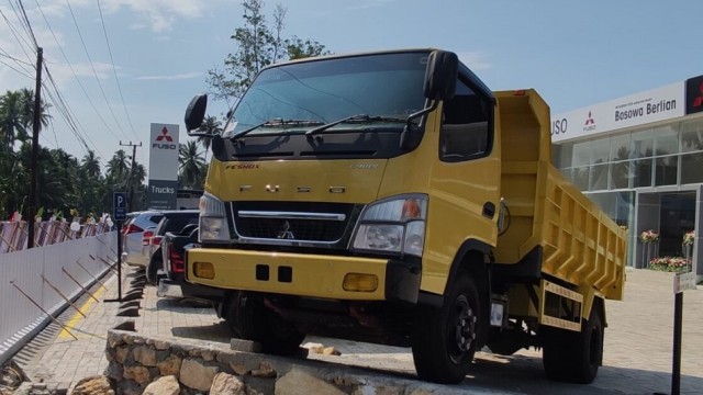 Fuso Beri Fasilitas Servis Gratis Dua Tahun 