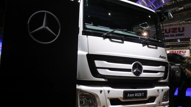 Mercedes-Benz Rayakan 50 Tahun di GIICOMVEC 2020