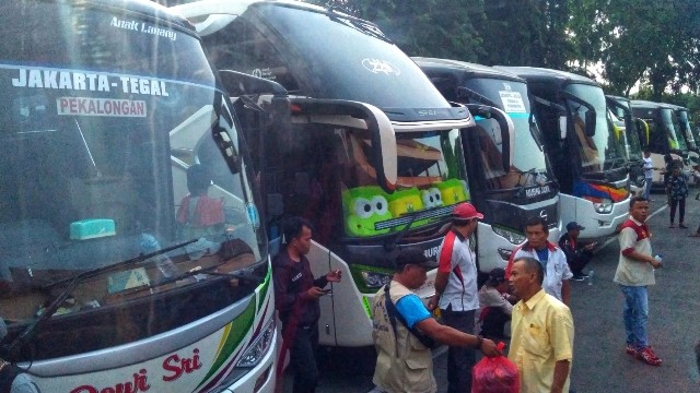 Waspada Calo Tiket Bus di Terminal Kampung Rambutan