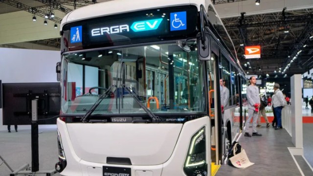 Isuzu Erga EV Concept, Bus Flat Deck Dengan Torsi 960 Nm