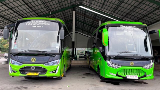 Hino Handover Medium Bus Ke PO Puspa Jaya Lampung 