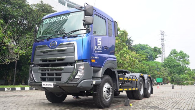 Mencoba UD Trucks Questere Euro 5 : Truk Besar Yang Mudah Digunakan
