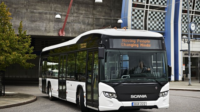 Bus Listrik Scania, Baterainya Cukup Dicas Empat Menit