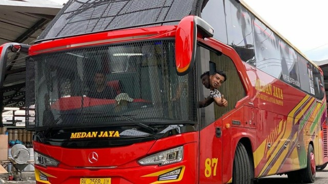 Bus Baru Medan Jaya Berbodi Avante H8, Langsung Pasang Tameng
