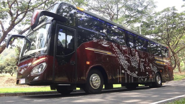 Reborn! Bus New Patriot Buatan Karoseri Morodadi Prima Malang, Bergaya Simpel dan Elegan
