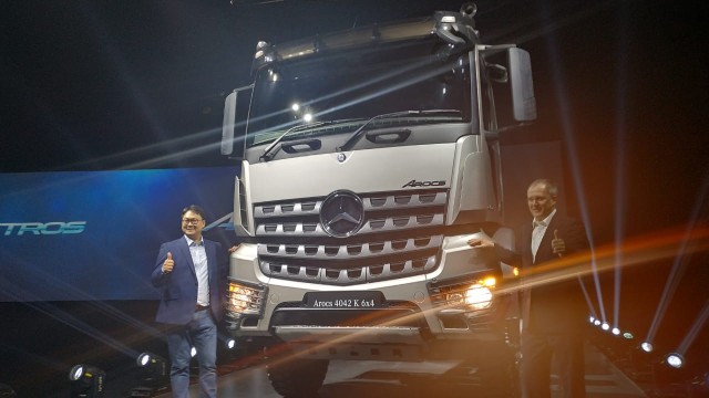 Garap Segmen Truk Heavy Duty, Daimler Luncurkan Truk Actros dan Arocs Terbaru 