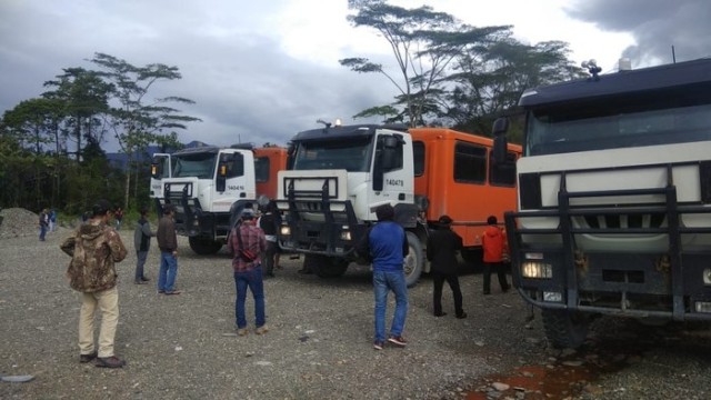 Sedang Konvoi Menuju Timika, Bus Karyawan Freeport Ditembaki Orang Tak Dikenal