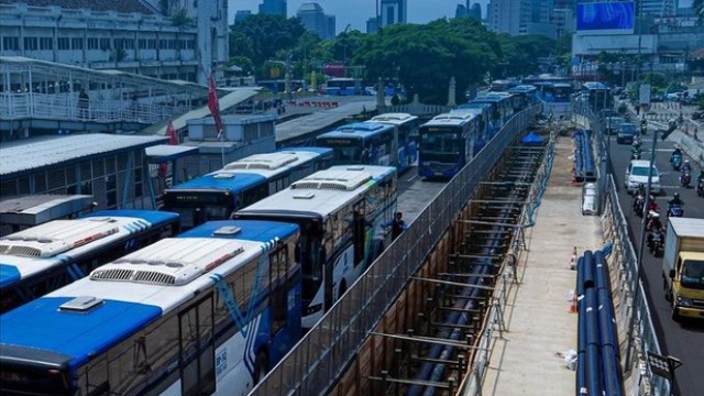 Menhub: Transportasi Umum Jakarta Contoh Bagi Solusi Kemacetan Di Kota Lain