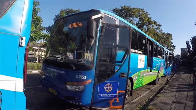 Mencoba Bus BTS Di Bandung, Gratis Namun Tepat Waktu 