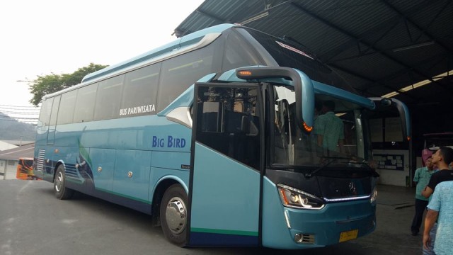 Bus Big Bird Terbaru Kini Juga Berbaju Legacy SR-2