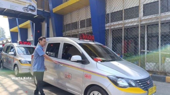 Angkot AC Depok Pakai Wuling Confero