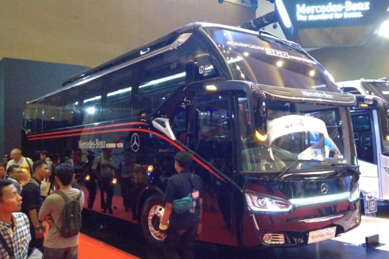 Bus Mercedes Benz O500r 1836 Hanya Berpintu Tengah Kenapa Bus And Truck Indonesia